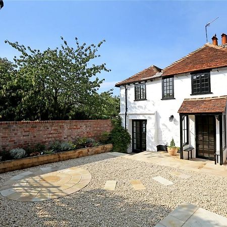 Henry VIII Cottage In The Heart Of Henley Exterior foto