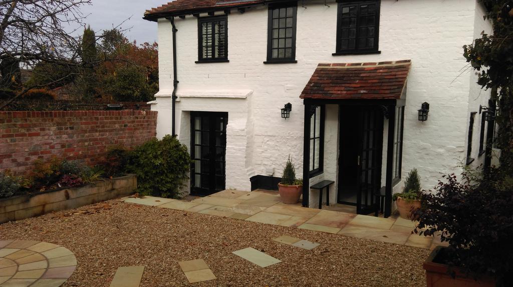 Henry VIII Cottage In The Heart Of Henley Exterior foto
